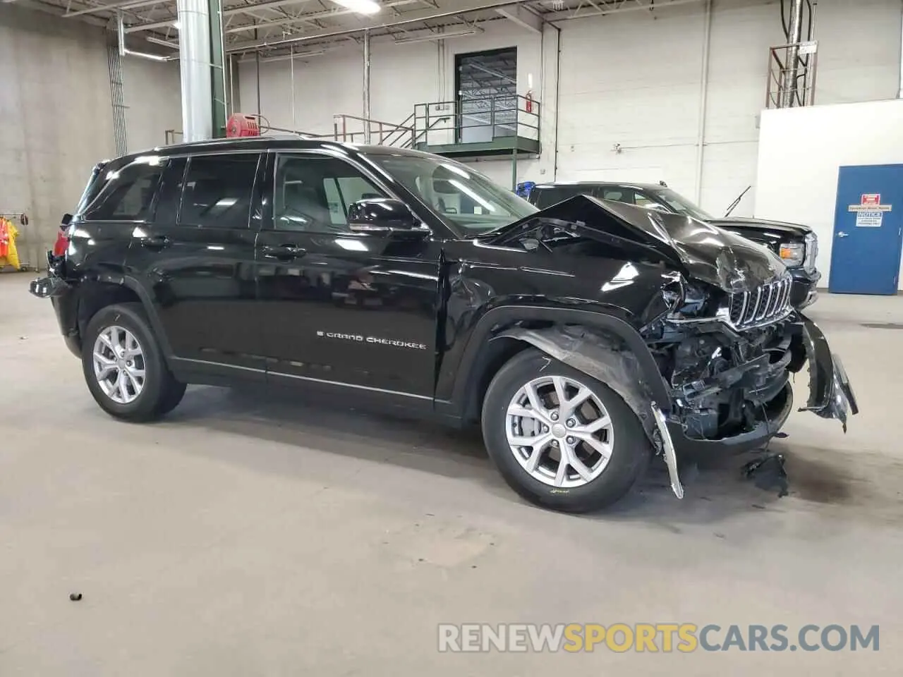 4 Photograph of a damaged car 1C4RJHBG8N8551024 JEEP GRAND CHER 2022