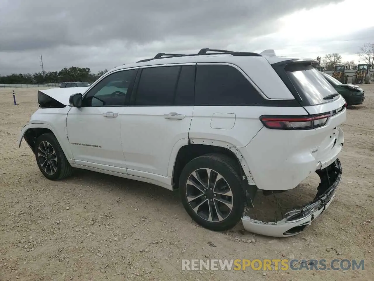 2 Photograph of a damaged car 1C4RJHDG9N8617593 JEEP GRAND CHER 2022