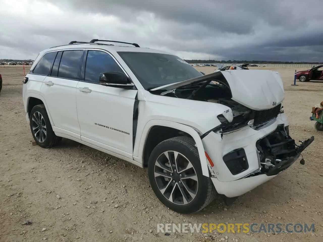 4 Photograph of a damaged car 1C4RJHDG9N8617593 JEEP GRAND CHER 2022