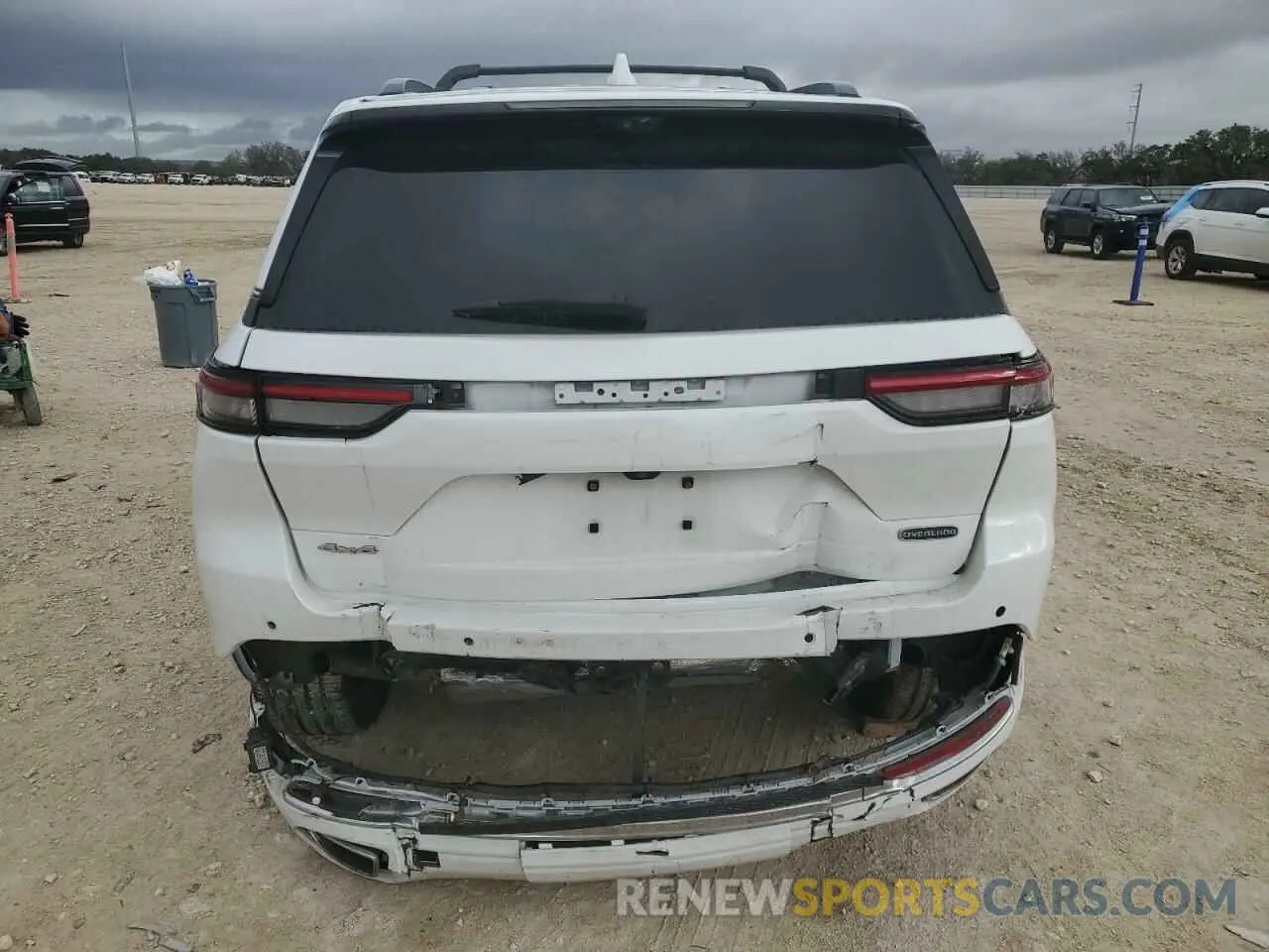 6 Photograph of a damaged car 1C4RJHDG9N8617593 JEEP GRAND CHER 2022