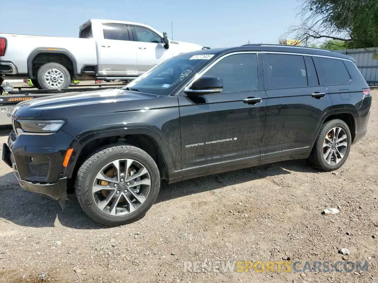 1 Photograph of a damaged car 1C4RJJDG3N8582038 JEEP GRAND CHER 2022