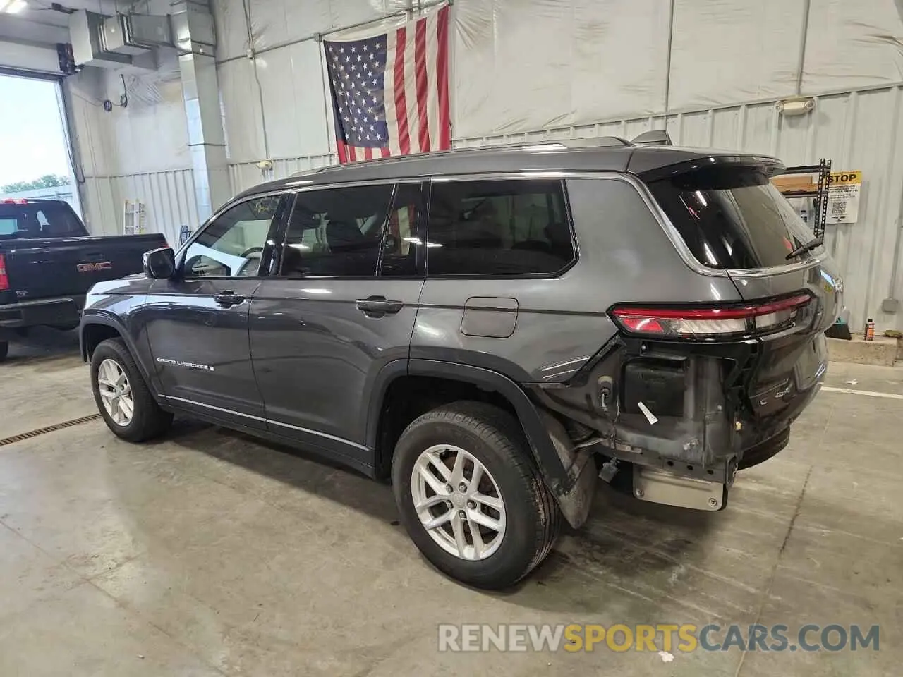 2 Photograph of a damaged car 1C4RJKAG3N8612147 JEEP GRAND CHER 2022