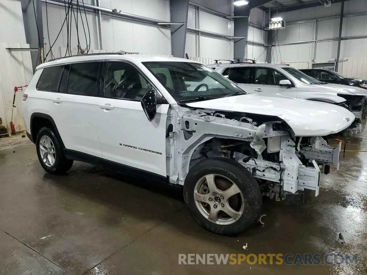 4 Photograph of a damaged car 1C4RJKAG7N8624317 JEEP GRAND CHER 2022