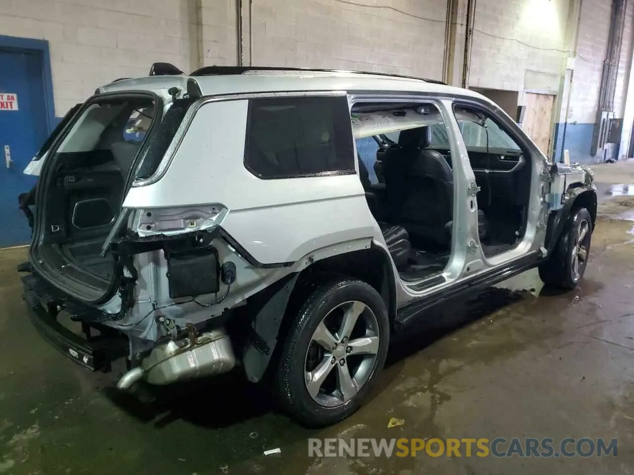3 Photograph of a damaged car 1C4RJKBG3N8515271 JEEP GRAND CHER 2022
