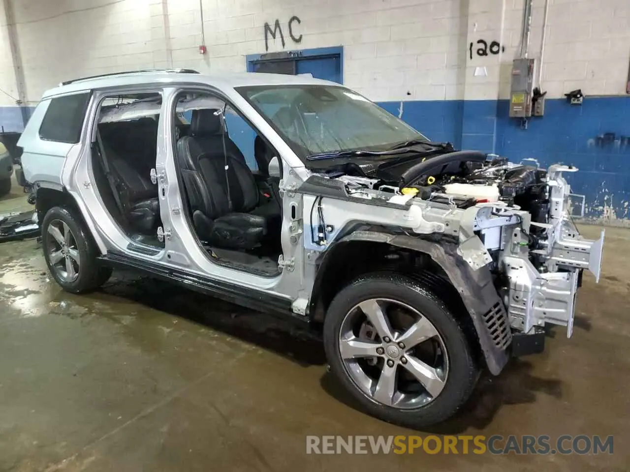 4 Photograph of a damaged car 1C4RJKBG3N8515271 JEEP GRAND CHER 2022