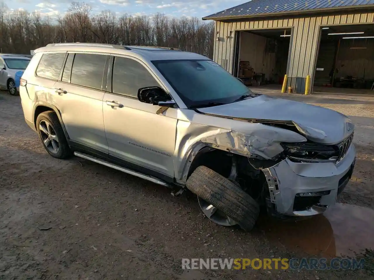 4 Photograph of a damaged car 1C4RJKBG5N8515305 JEEP GRAND CHER 2022