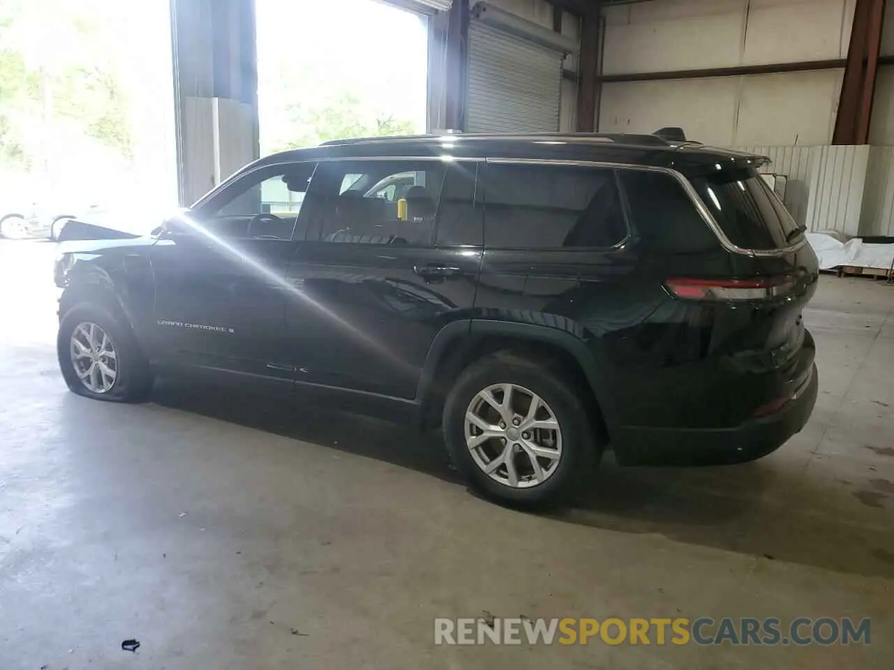 2 Photograph of a damaged car 1C4RJKBG6N8621603 JEEP GRAND CHER 2022