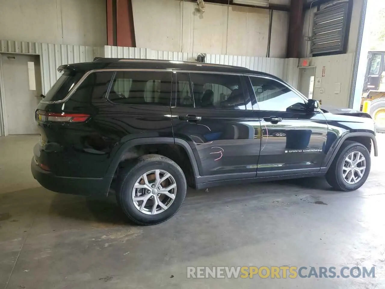 3 Photograph of a damaged car 1C4RJKBG6N8621603 JEEP GRAND CHER 2022