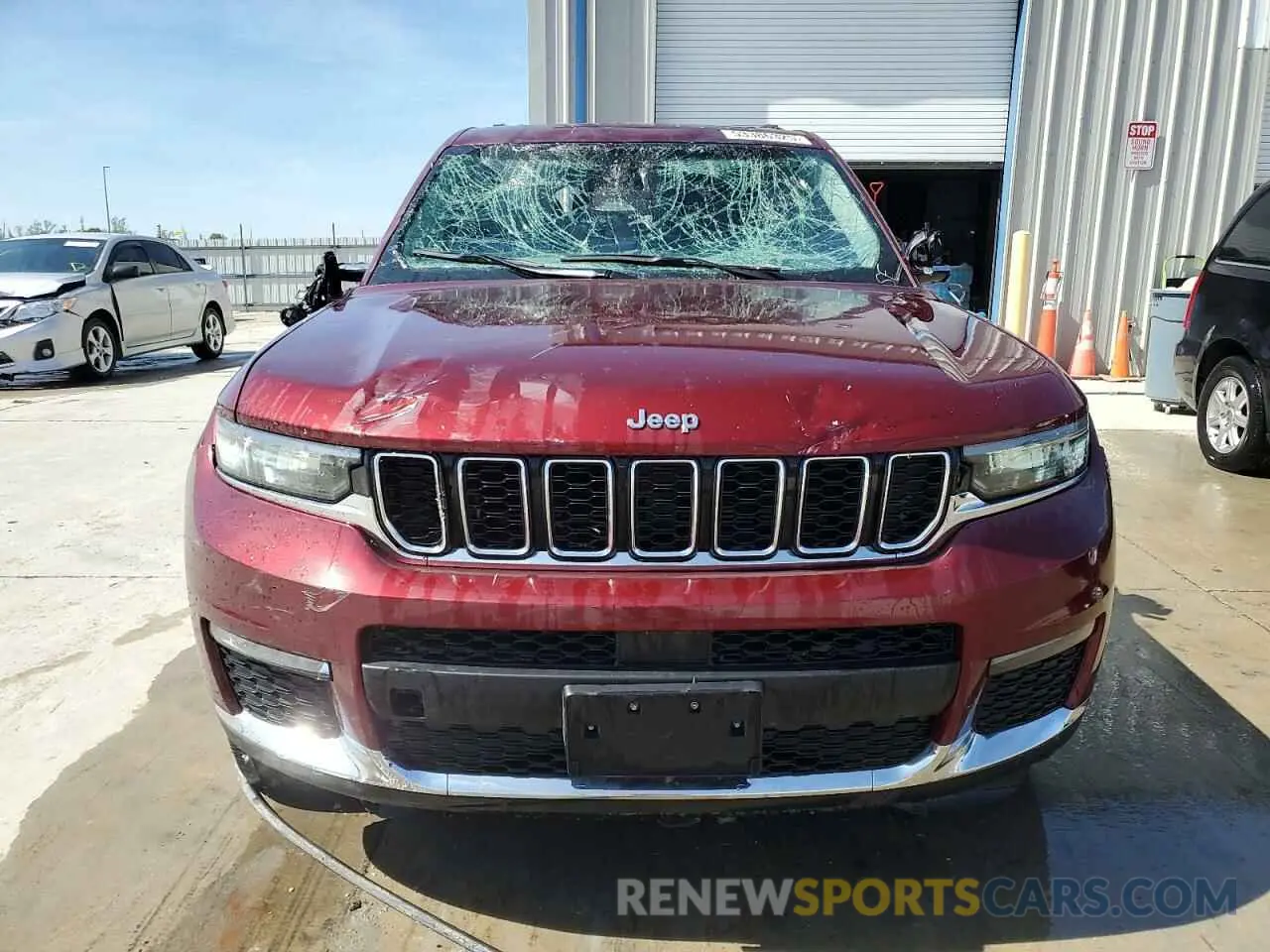 5 Photograph of a damaged car 1C4RJKBG8N8537749 JEEP GRAND CHER 2022