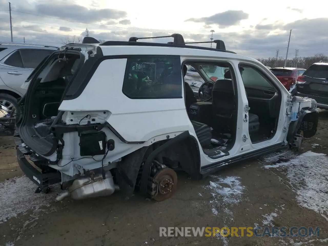 3 Photograph of a damaged car 1C4RJKBGXN8545965 JEEP GRAND CHER 2022