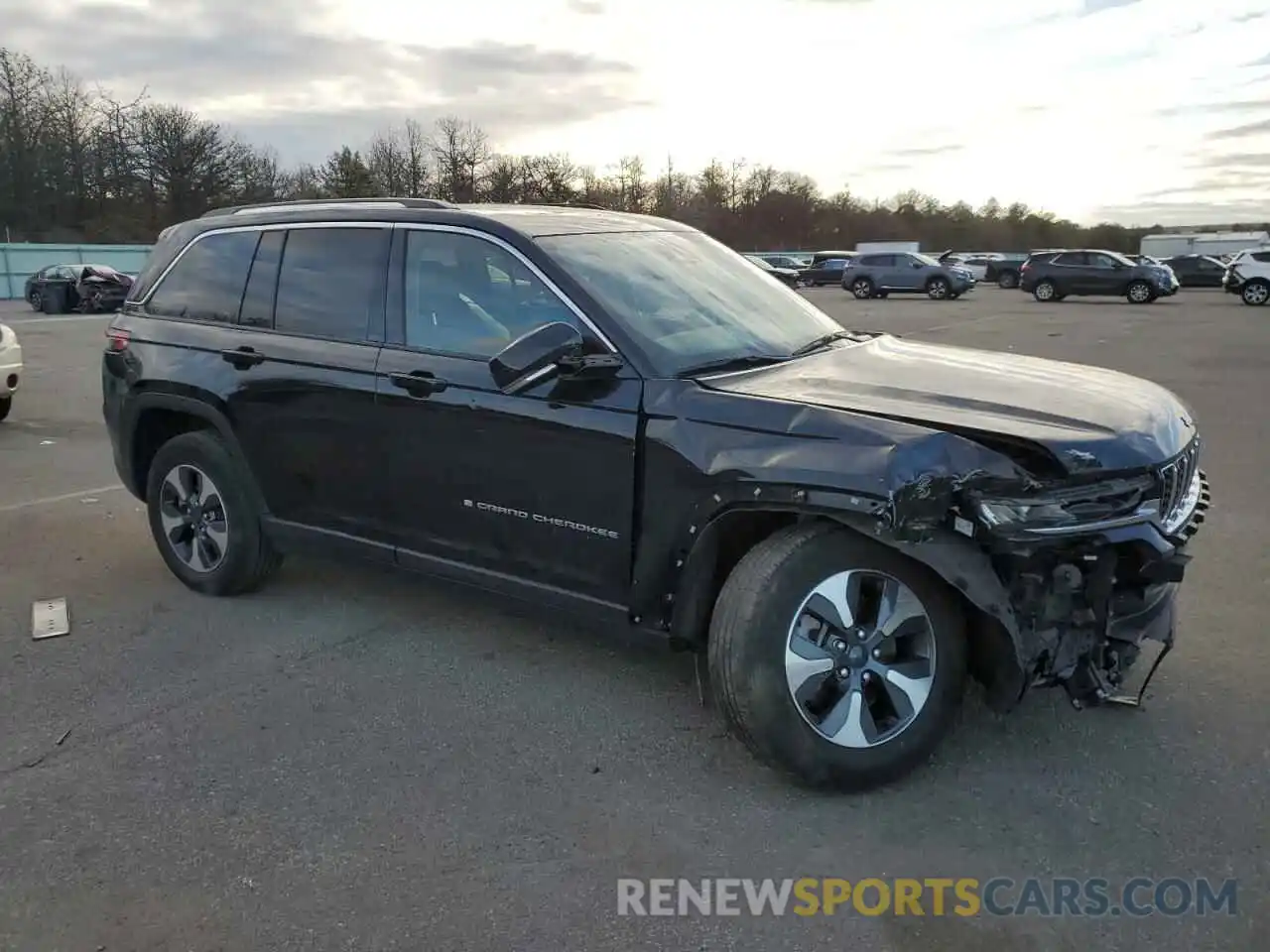 4 Photograph of a damaged car 1C4RJYB61N8758300 JEEP GRAND CHER 2022