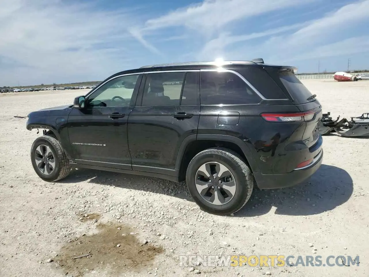 2 Photograph of a damaged car 1C4RJYB62N8716394 JEEP GRAND CHER 2022
