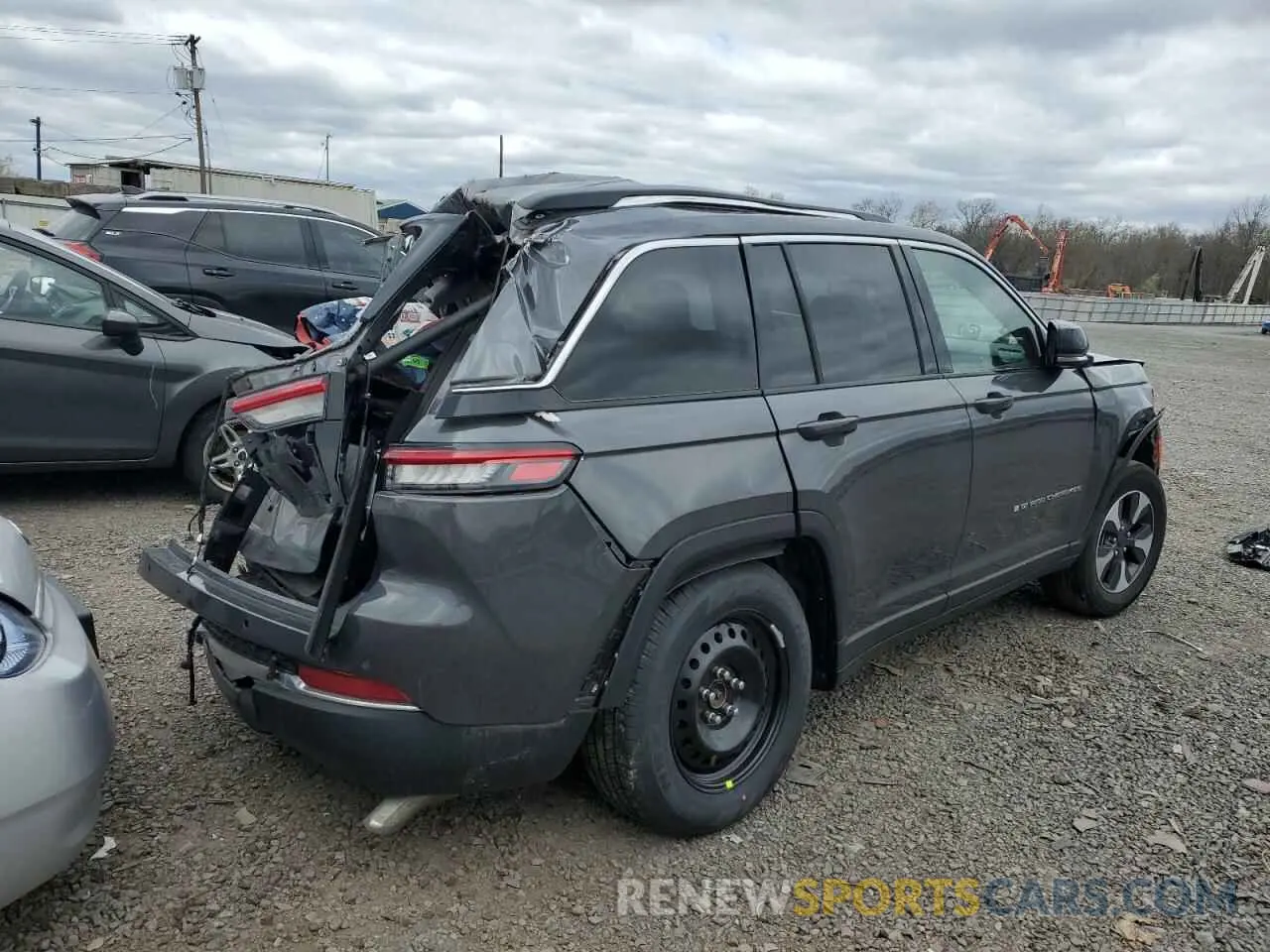 3 Photograph of a damaged car 1C4RJYB67N8760116 JEEP GRAND CHER 2022