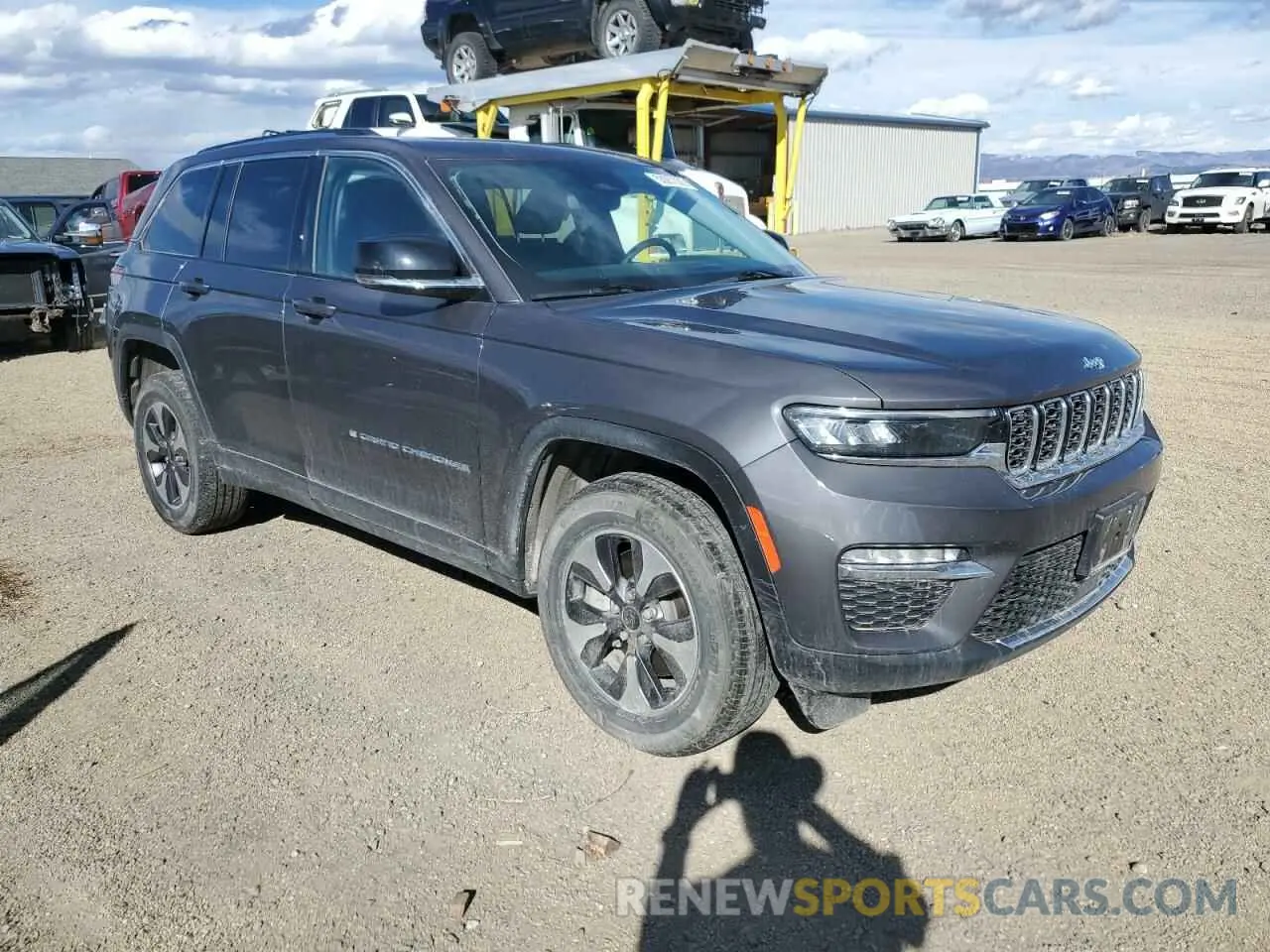 4 Photograph of a damaged car 1C4RJYB68N8716075 JEEP GRAND CHER 2022