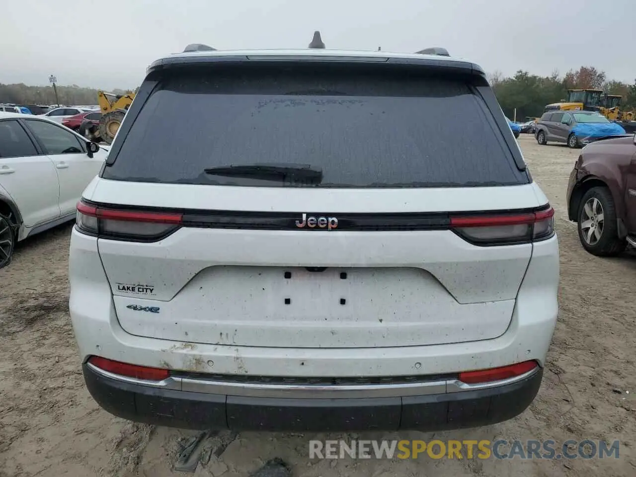 6 Photograph of a damaged car 1C4RJYB69N8748985 JEEP GRAND CHER 2022