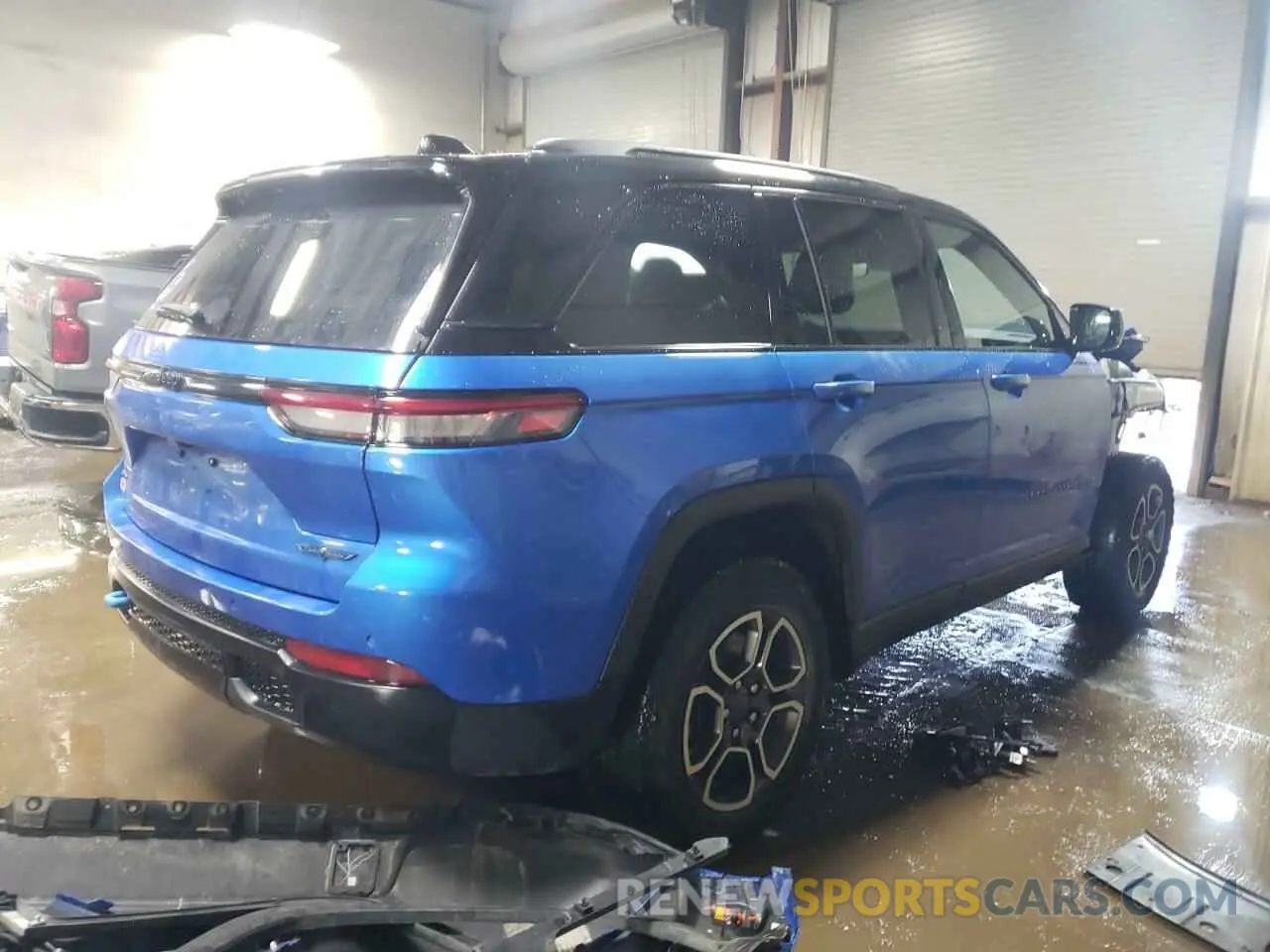 3 Photograph of a damaged car 1C4RJYC61N8761647 JEEP GRAND CHER 2022