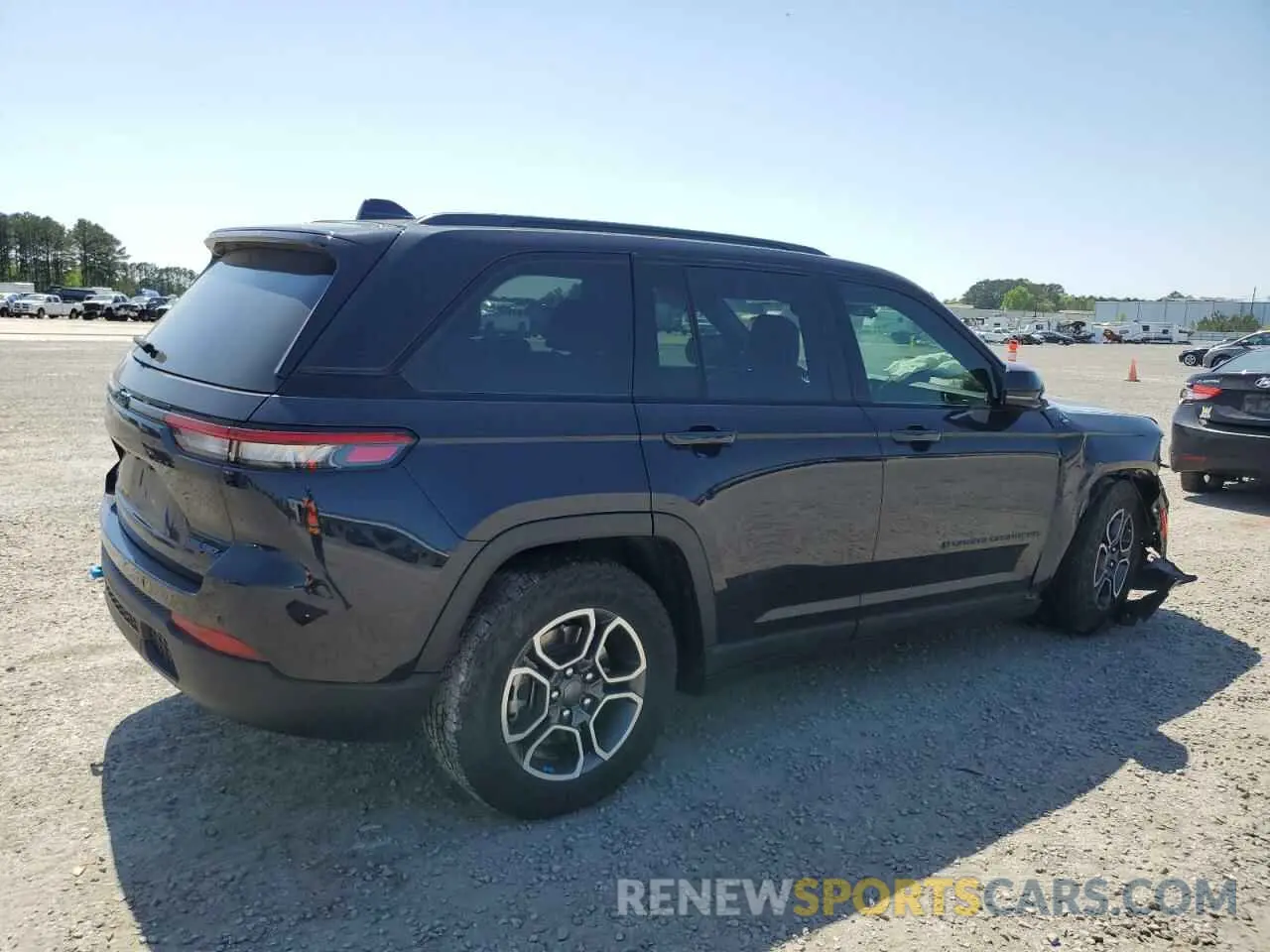 3 Photograph of a damaged car 1C4RJYC66N8735786 JEEP GRAND CHER 2022
