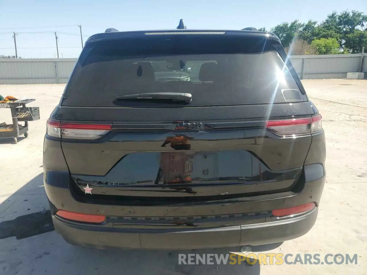 6 Photograph of a damaged car 1C4RJHAG3PC561011 JEEP GRAND CHER 2023