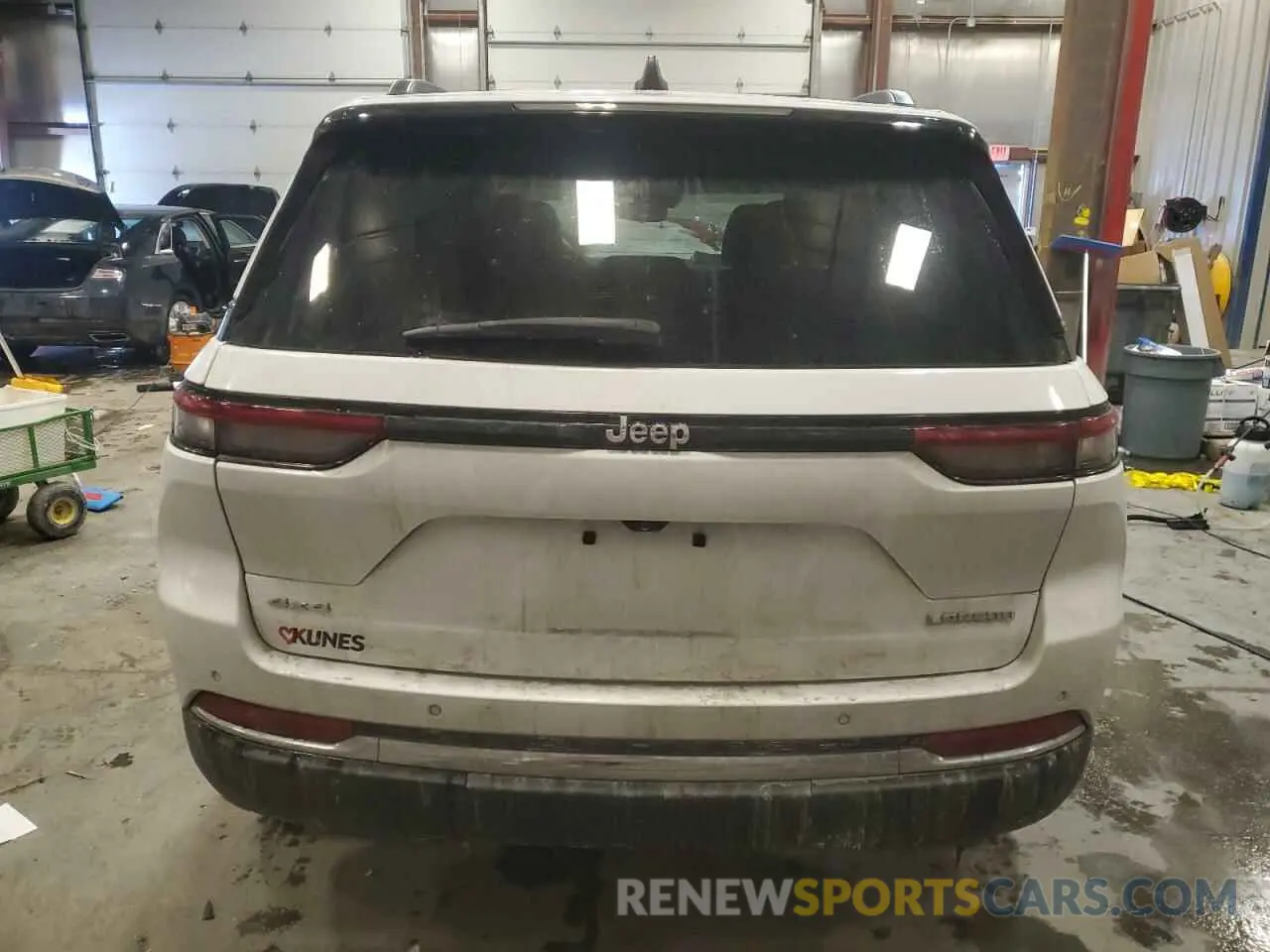 6 Photograph of a damaged car 1C4RJHAG9PC562664 JEEP GRAND CHER 2023