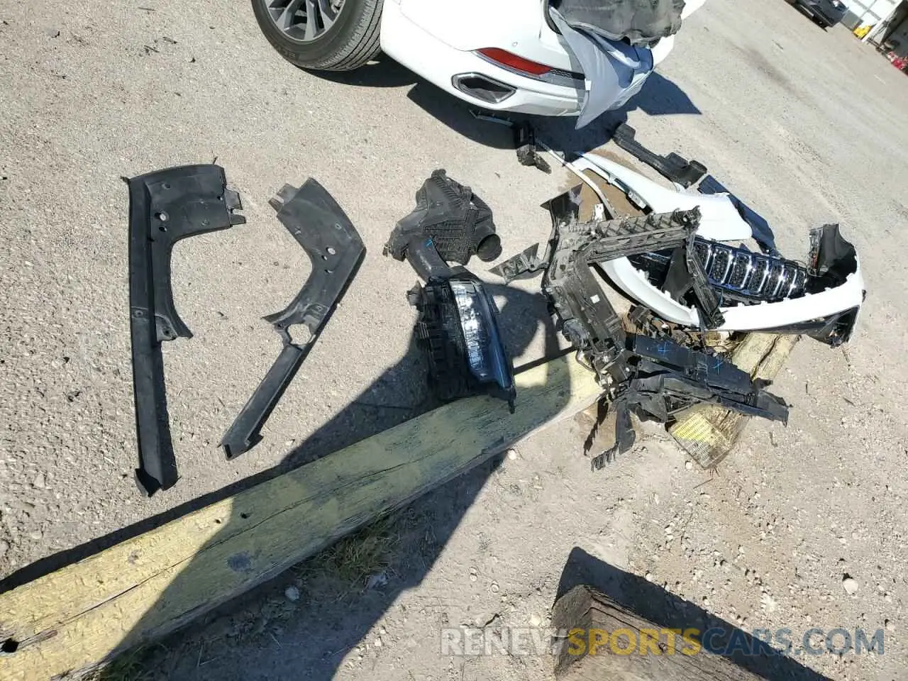 12 Photograph of a damaged car 1C4RJHDG9P8741074 JEEP GRAND CHER 2023