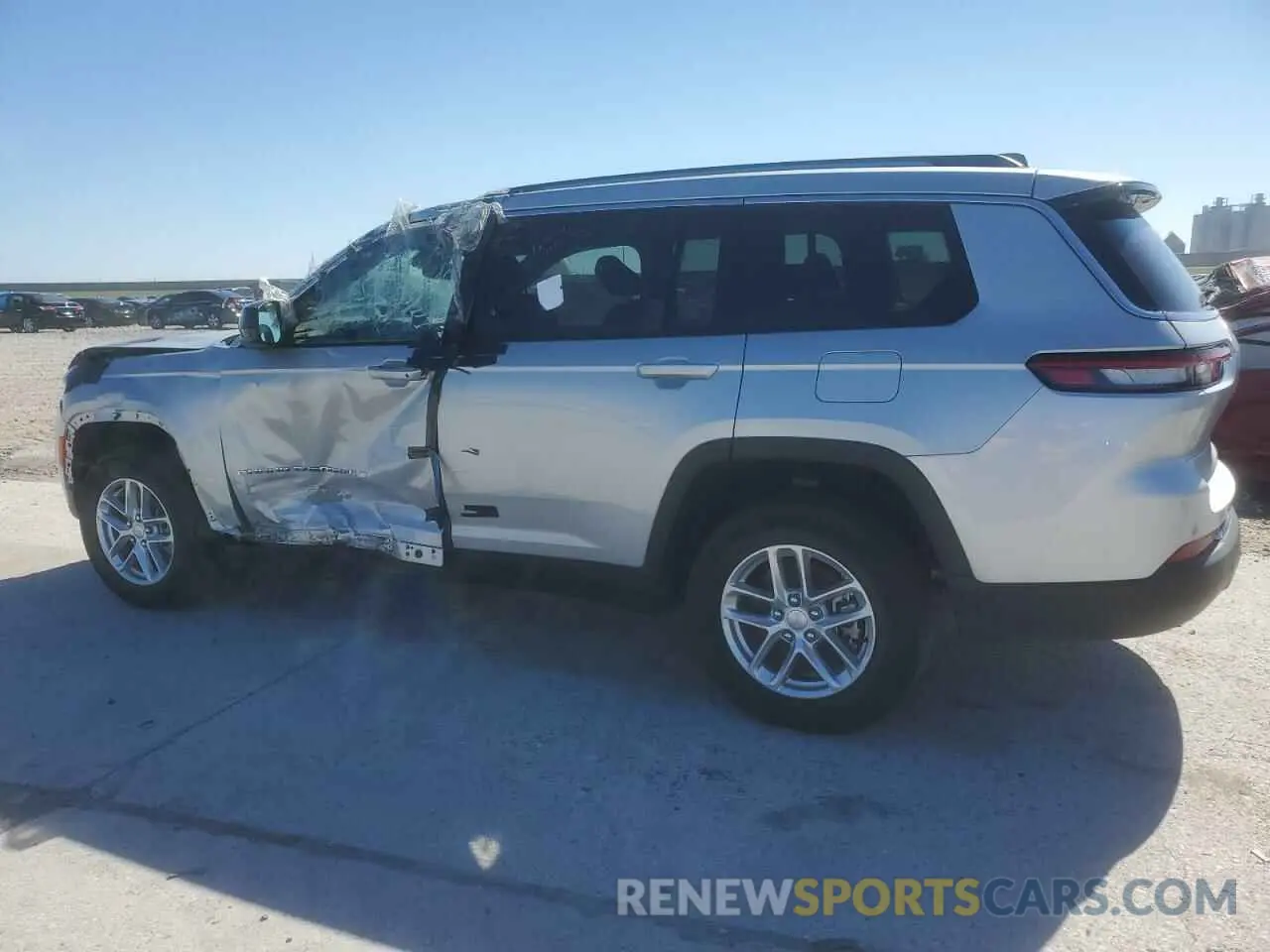 2 Photograph of a damaged car 1C4RJJAG4P8835424 JEEP GRAND CHER 2023