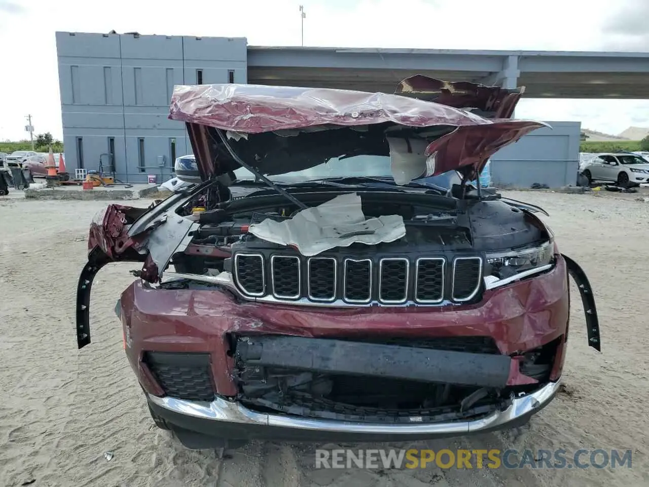 5 Photograph of a damaged car 1C4RJJAG8P8794523 JEEP GRAND CHER 2023