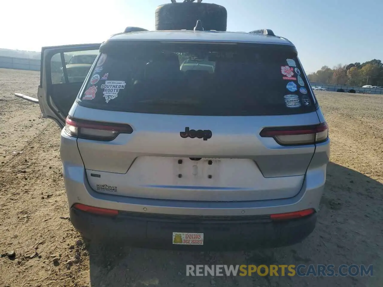 6 Photograph of a damaged car 1C4RJJAGXP8794569 JEEP GRAND CHER 2023