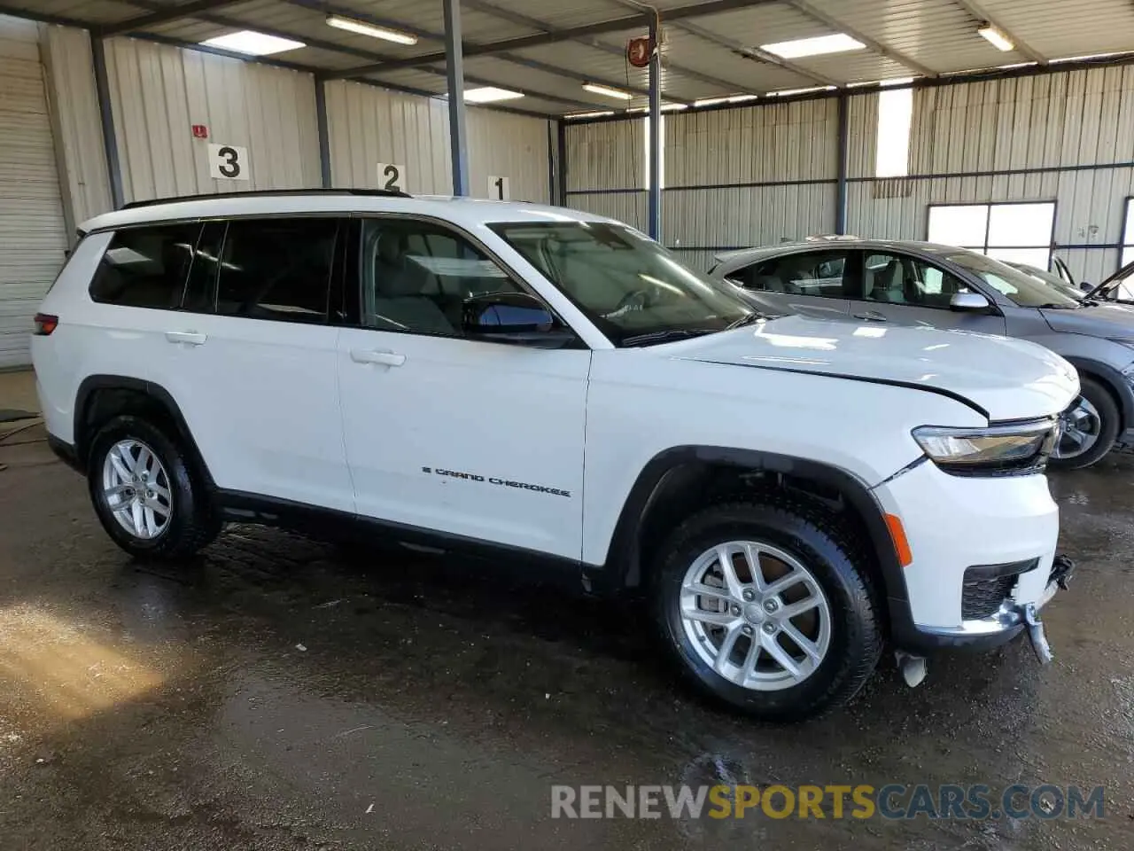 4 Photograph of a damaged car 1C4RJKAG2P8776623 JEEP GRAND CHER 2023