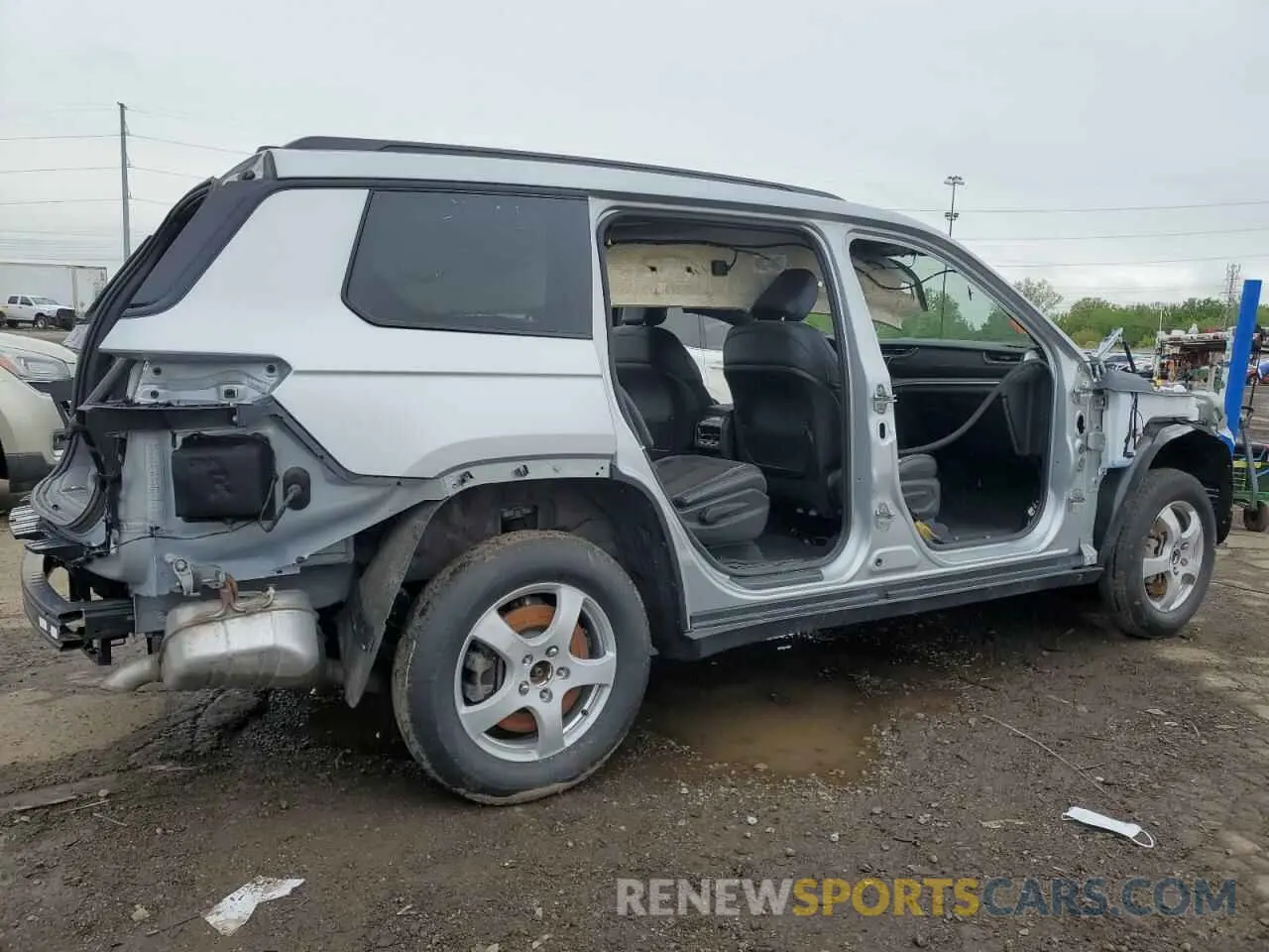 3 Photograph of a damaged car 1C4RJKAG2P8829501 JEEP GRAND CHER 2023
