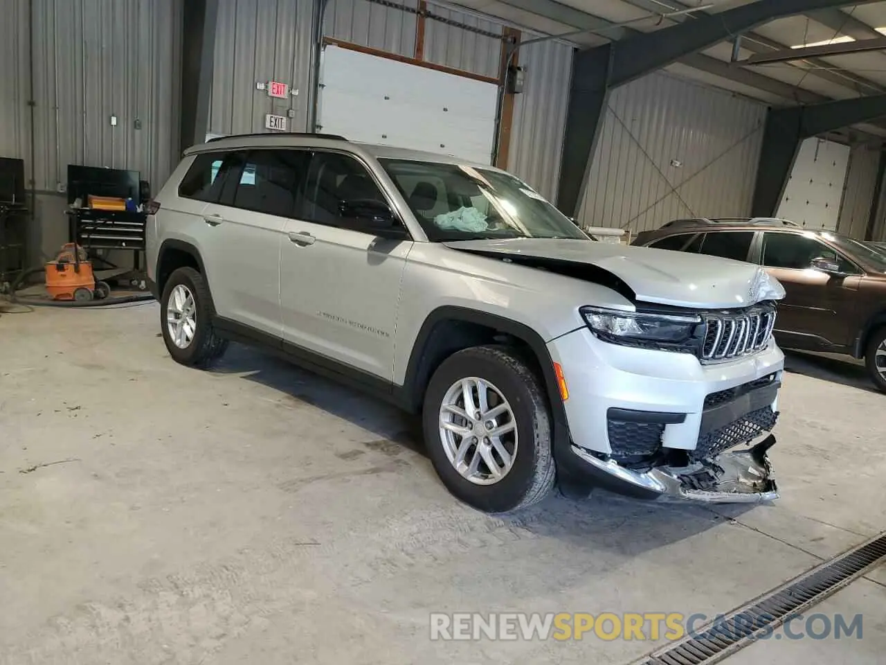 4 Photograph of a damaged car 1C4RJKAG2P8852406 JEEP GRAND CHER 2023