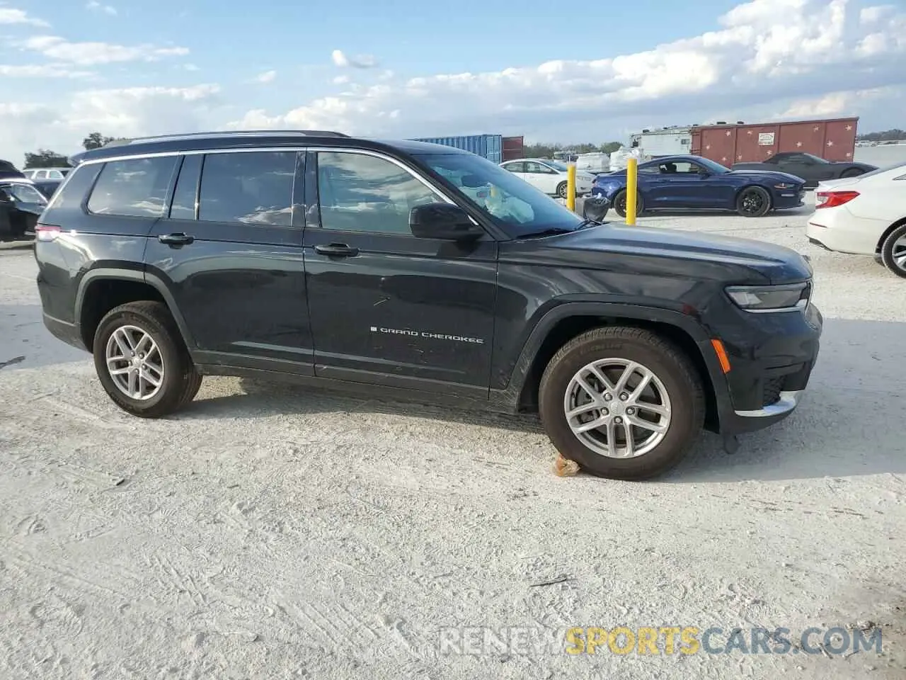 4 Photograph of a damaged car 1C4RJKAG3P8873510 JEEP GRAND CHER 2023