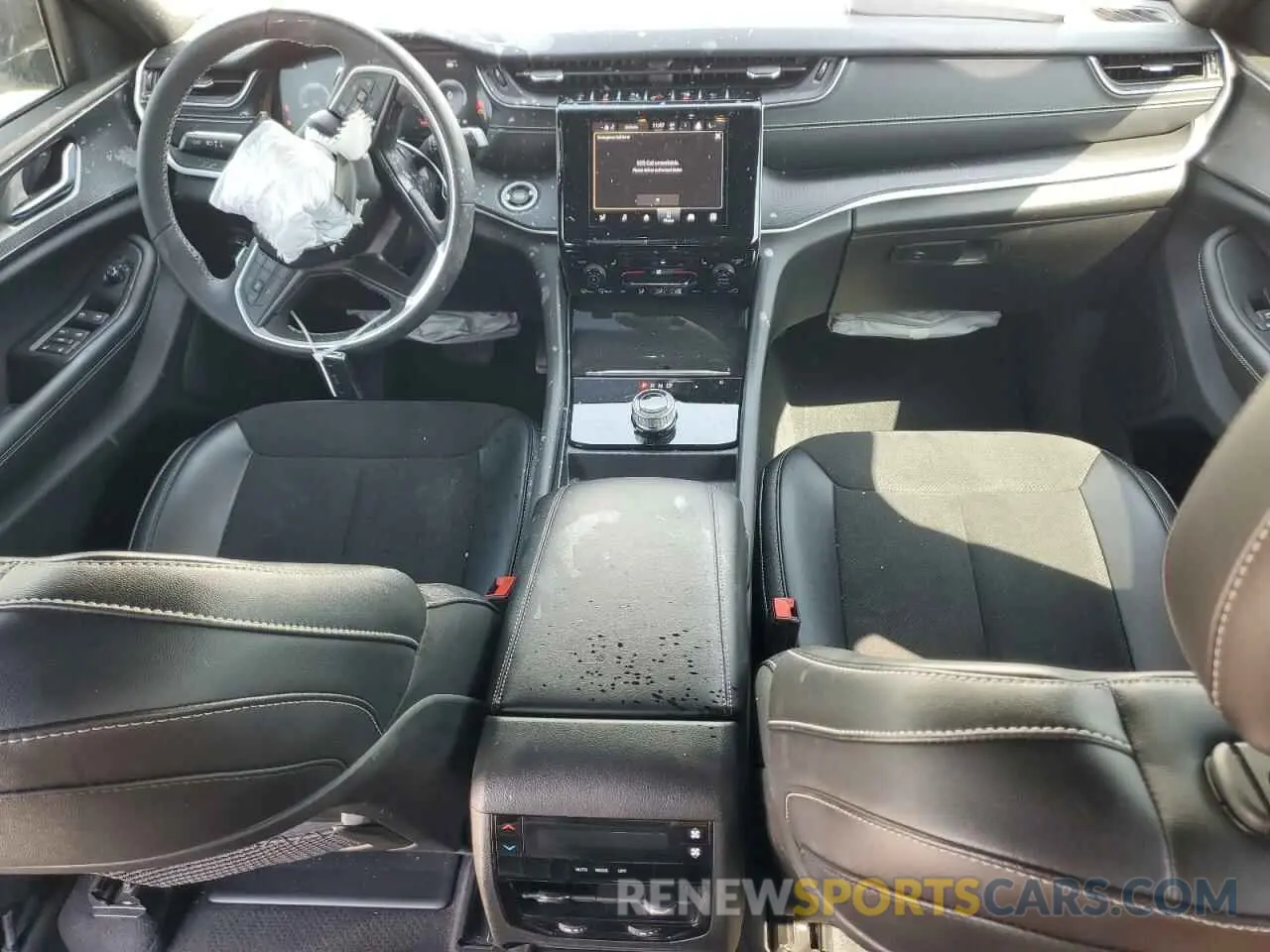 8 Photograph of a damaged car 1C4RJKAG3P8899184 JEEP GRAND CHER 2023