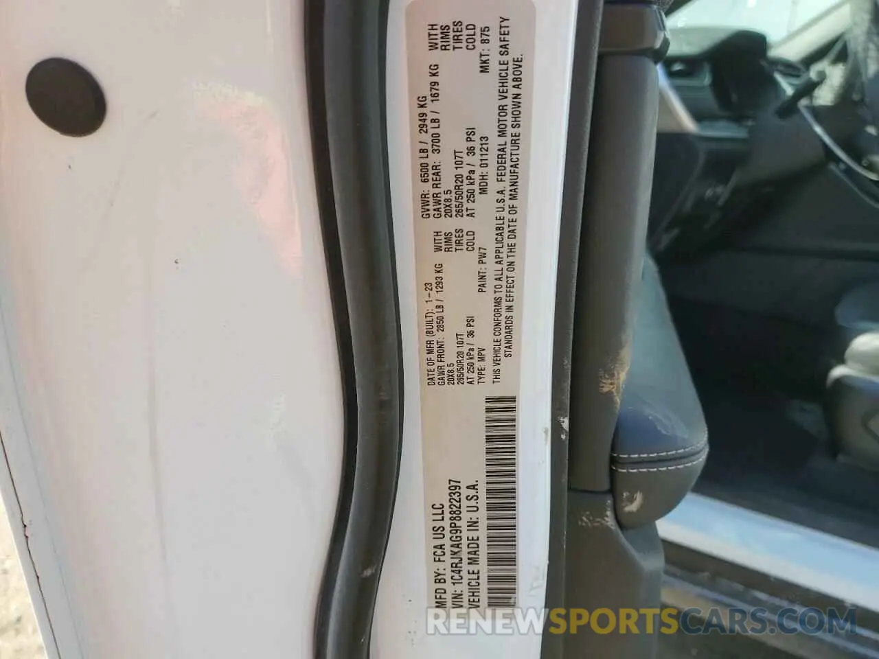 13 Photograph of a damaged car 1C4RJKAG9P8822397 JEEP GRAND CHER 2023