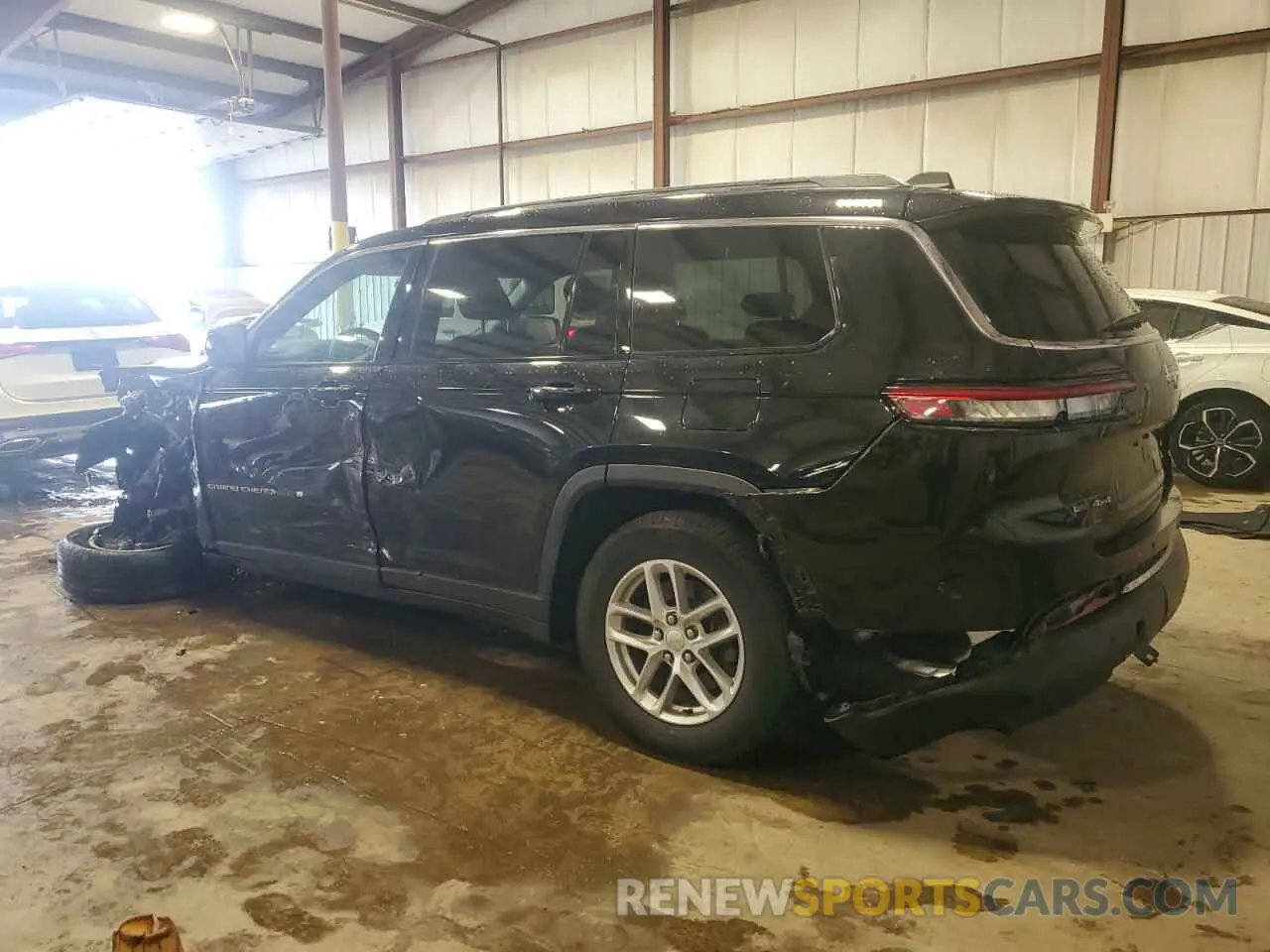2 Photograph of a damaged car 1C4RJKAGXP8729548 JEEP GRAND CHER 2023
