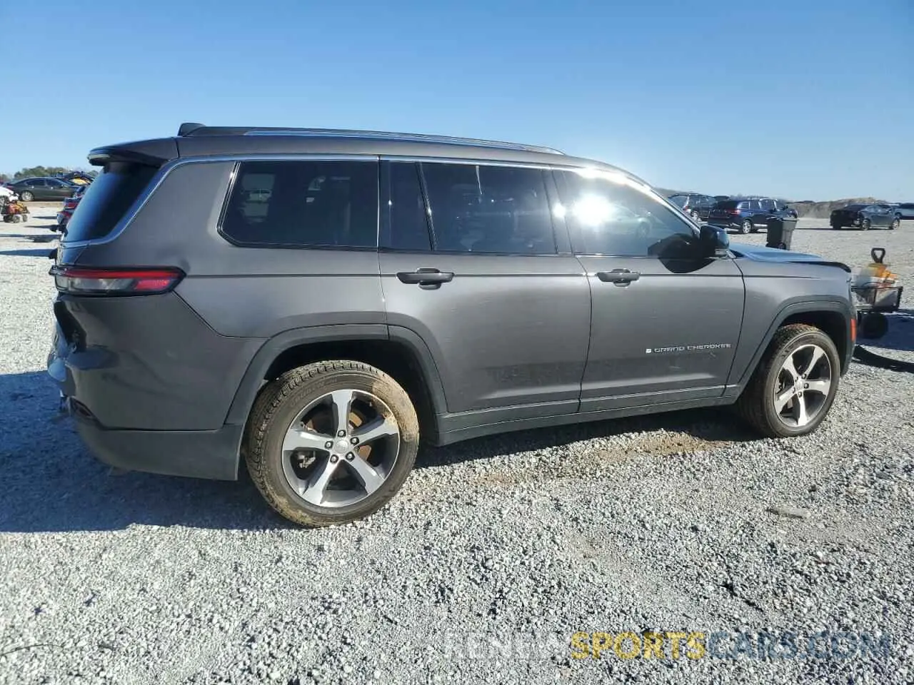 3 Photograph of a damaged car 1C4RJKBG4P8827831 JEEP GRAND CHER 2023