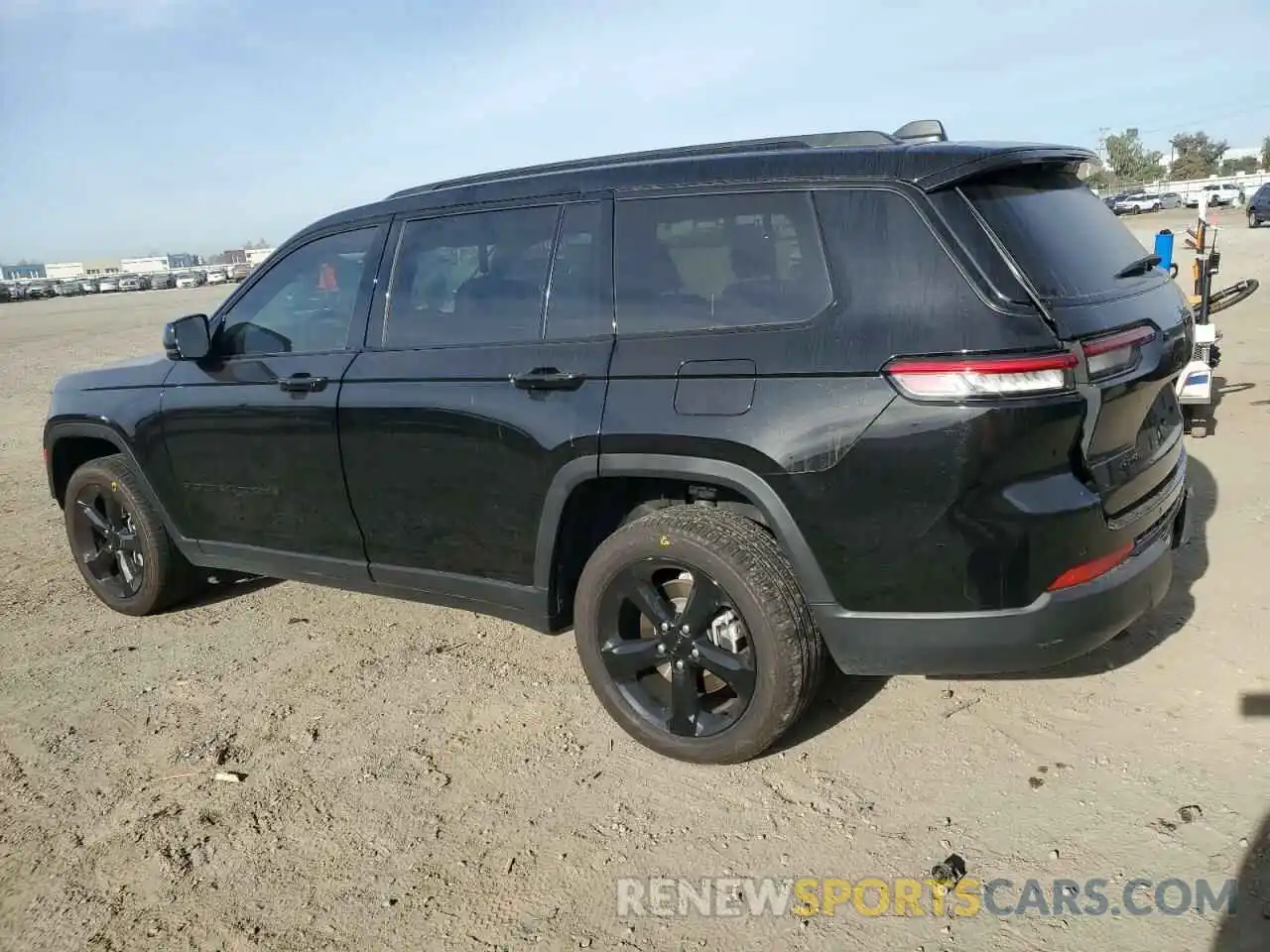 2 Photograph of a damaged car 1C4RJKBG6P8823750 JEEP GRAND CHER 2023