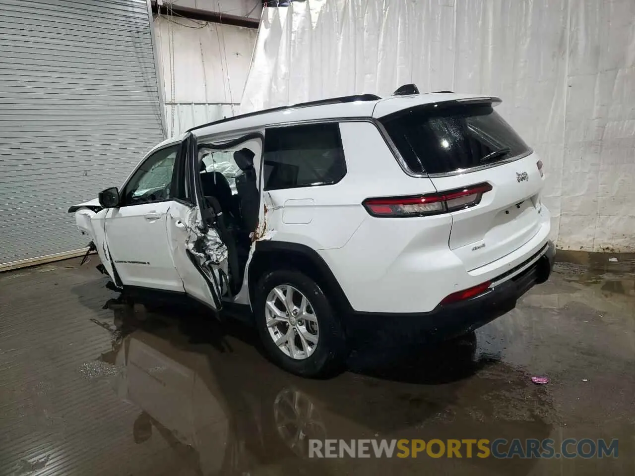 2 Photograph of a damaged car 1C4RJKBG6P8886489 JEEP GRAND CHER 2023
