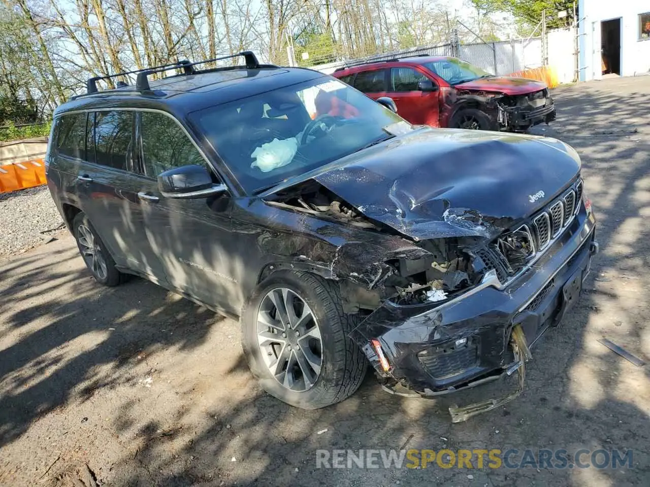 4 Photograph of a damaged car 1C4RJKDG4P8737009 JEEP GRAND CHER 2023