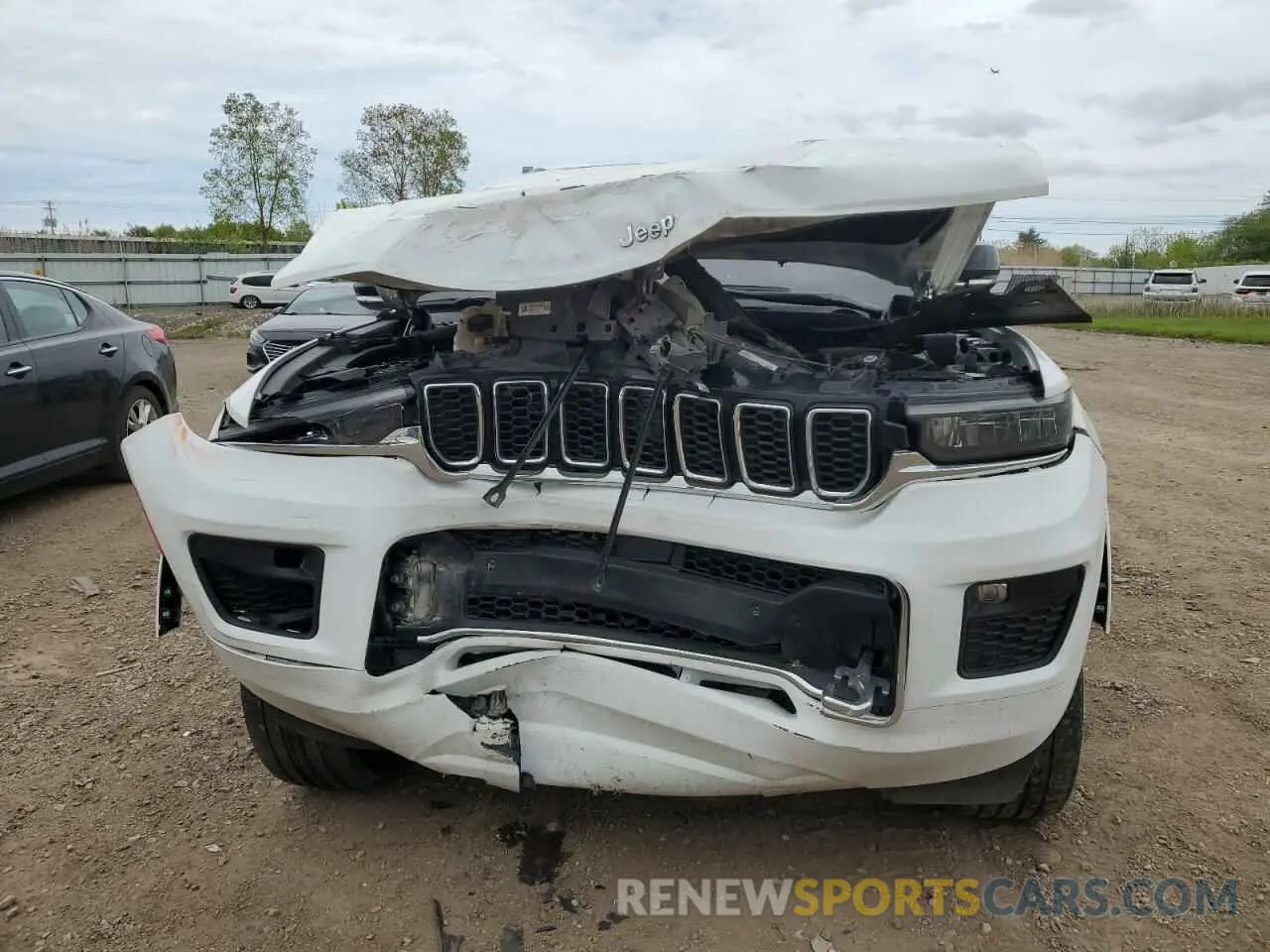 5 Photograph of a damaged car 1C4RJKDG7P8805223 JEEP GRAND CHER 2023