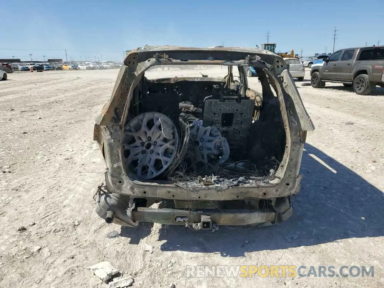 6 Photograph of a damaged car 1C4RJKEG6P8736765 JEEP GRAND CHER 2023