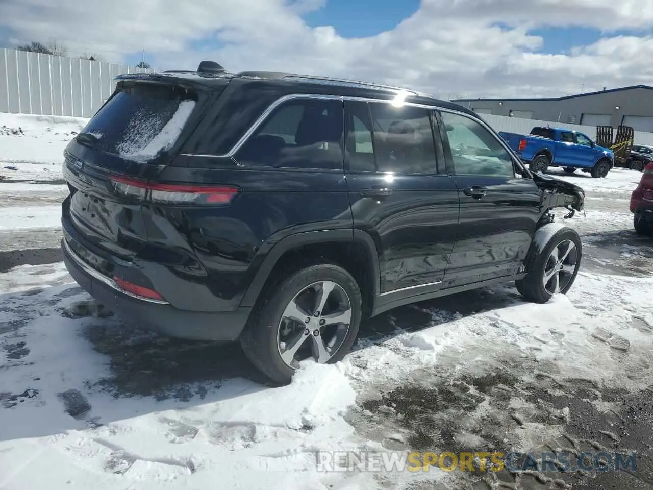3 Photograph of a damaged car 1C4RJYB60PC665316 JEEP GRAND CHER 2023