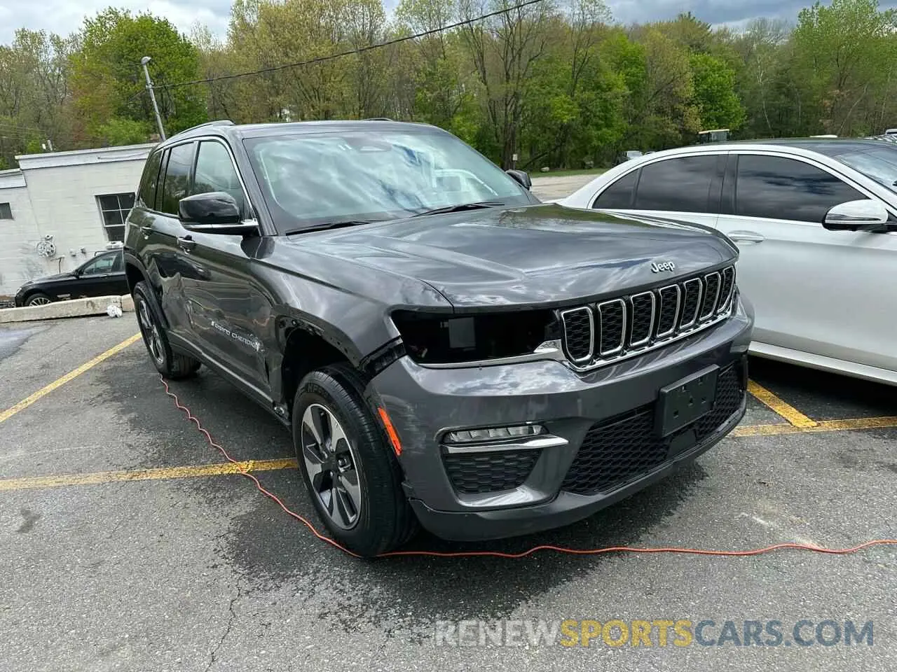 4 Photograph of a damaged car 1C4RJYB61PC649223 JEEP GRAND CHER 2023