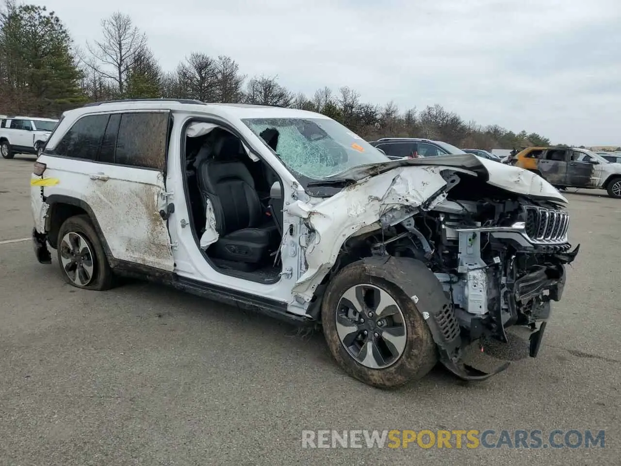 4 Photograph of a damaged car 1C4RJYB64PC650219 JEEP GRAND CHER 2023