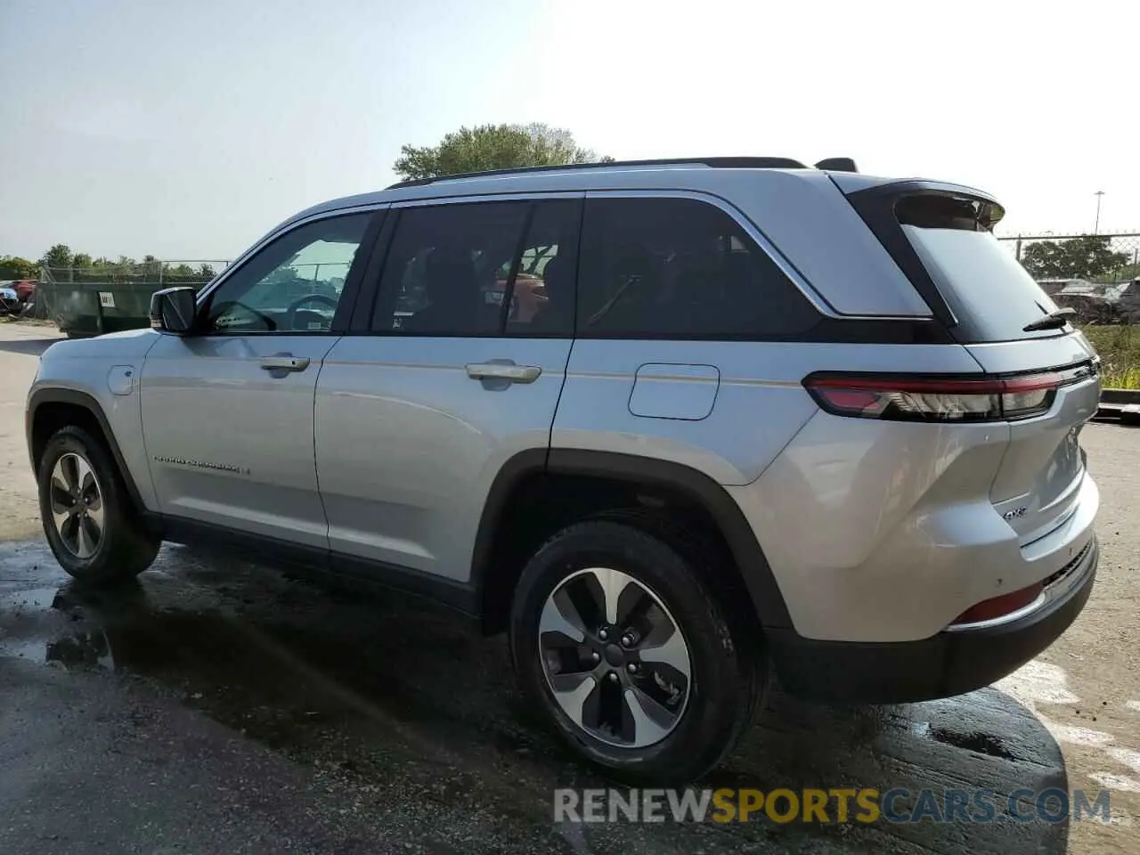 2 Photograph of a damaged car 1C4RJYB65PC633557 JEEP GRAND CHER 2023