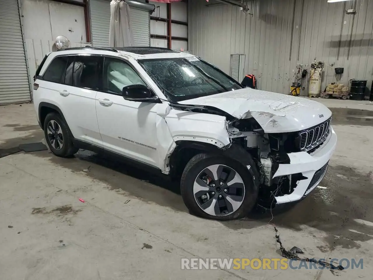 4 Photograph of a damaged car 1C4RJYB69PC650605 JEEP GRAND CHER 2023