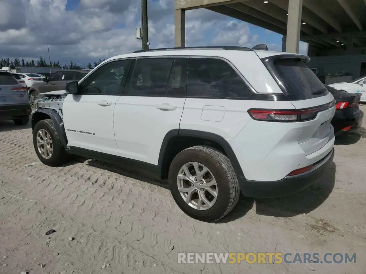 2 Photograph of a damaged car 1C4RJGBG1RC707837 JEEP GRAND CHER 2024