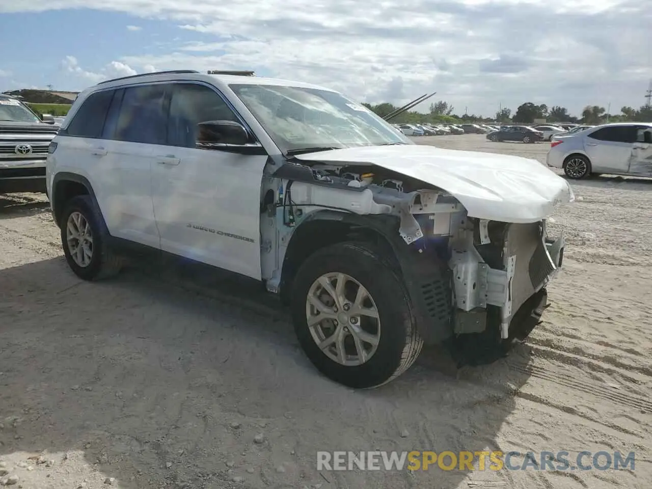 4 Photograph of a damaged car 1C4RJGBG1RC707837 JEEP GRAND CHER 2024