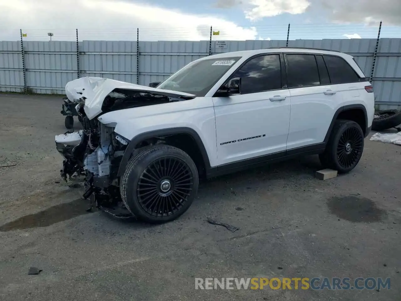 1 Photograph of a damaged car 1C4RJHAG2RC211081 JEEP GRAND CHER 2024