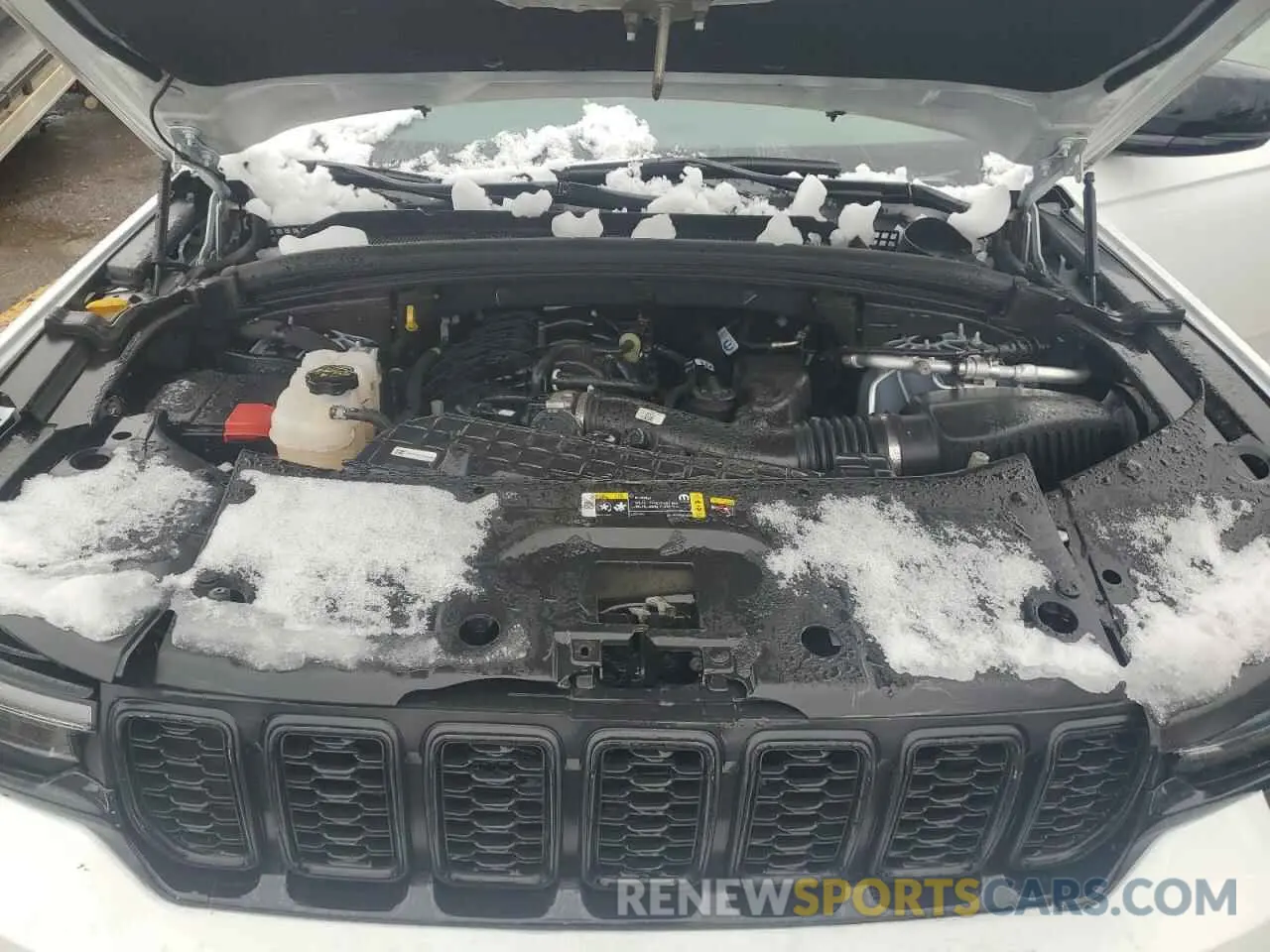 12 Photograph of a damaged car 1C4RJHAG7R8934489 JEEP GRAND CHER 2024