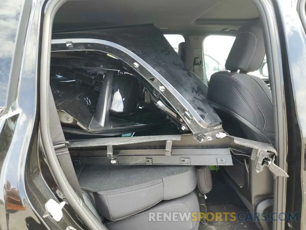11 Photograph of a damaged car 1C4RJHAG9R8574156 JEEP GRAND CHER 2024